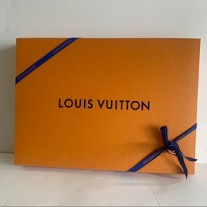 Louis Vuitton Medium Gift Box w LV Ribbon Display